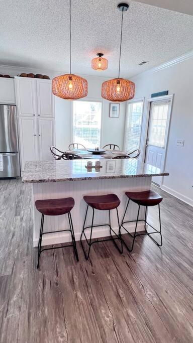 Walk To The Beach-Sleeps 10 And Golfcart Μιρτλ Μπιτς Εξωτερικό φωτογραφία