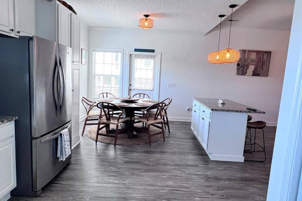 Walk To The Beach-Sleeps 10 And Golfcart Μιρτλ Μπιτς Εξωτερικό φωτογραφία
